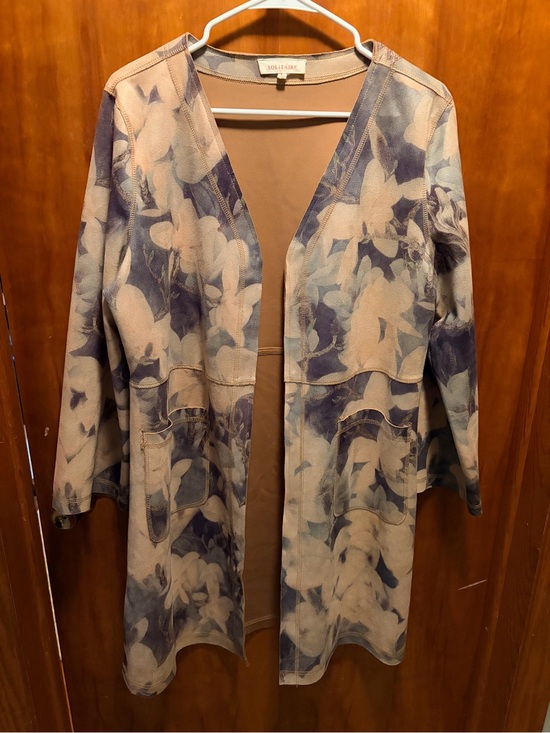 Solitaire Jackets & Blazers - Solitaire Floral Open-Front Robe Coat — Beige & Blue